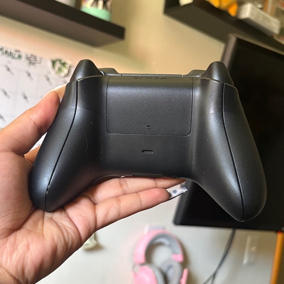 Xbox Wireless Controller - Picture 2 of 6